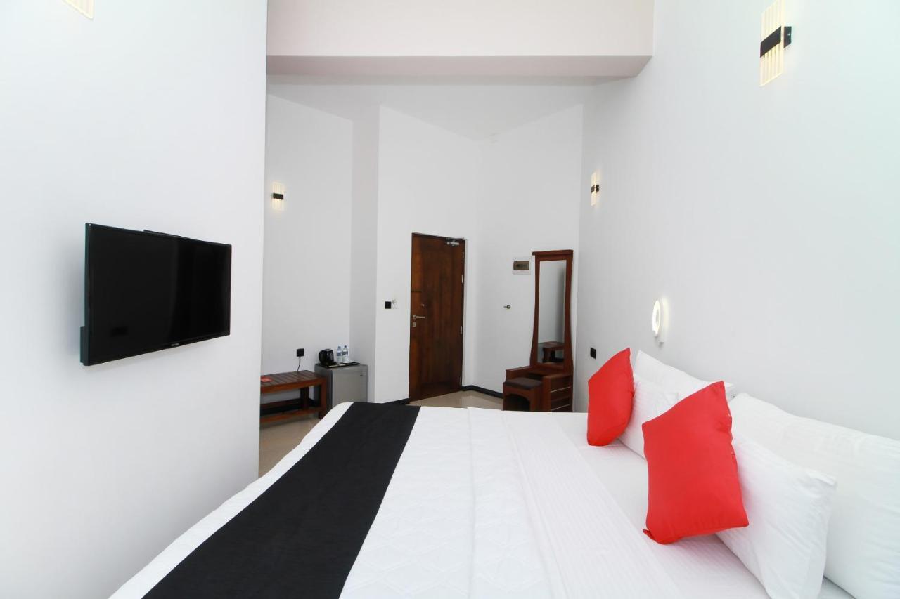Grace Beach Resort By Travel Corners Negombo Ngoại thất bức ảnh